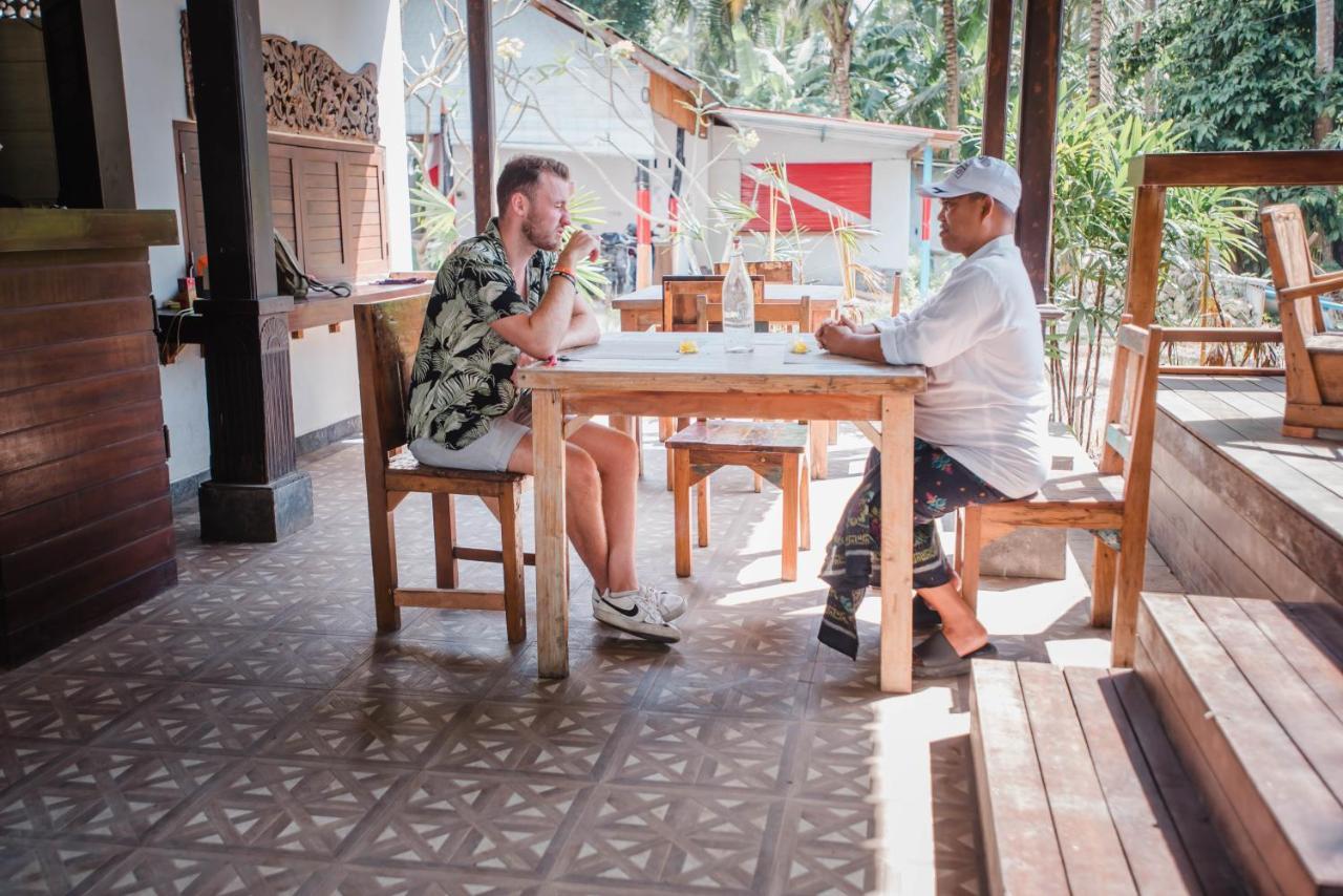 Acala Hostel & Reef Bar Toyapakeh Экстерьер фото