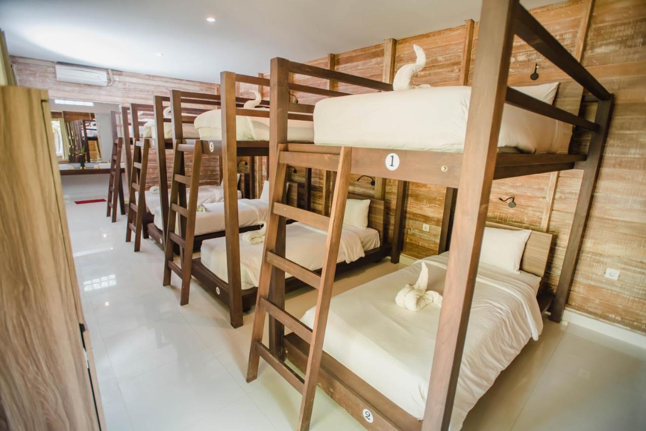 Acala Hostel & Reef Bar Toyapakeh Экстерьер фото