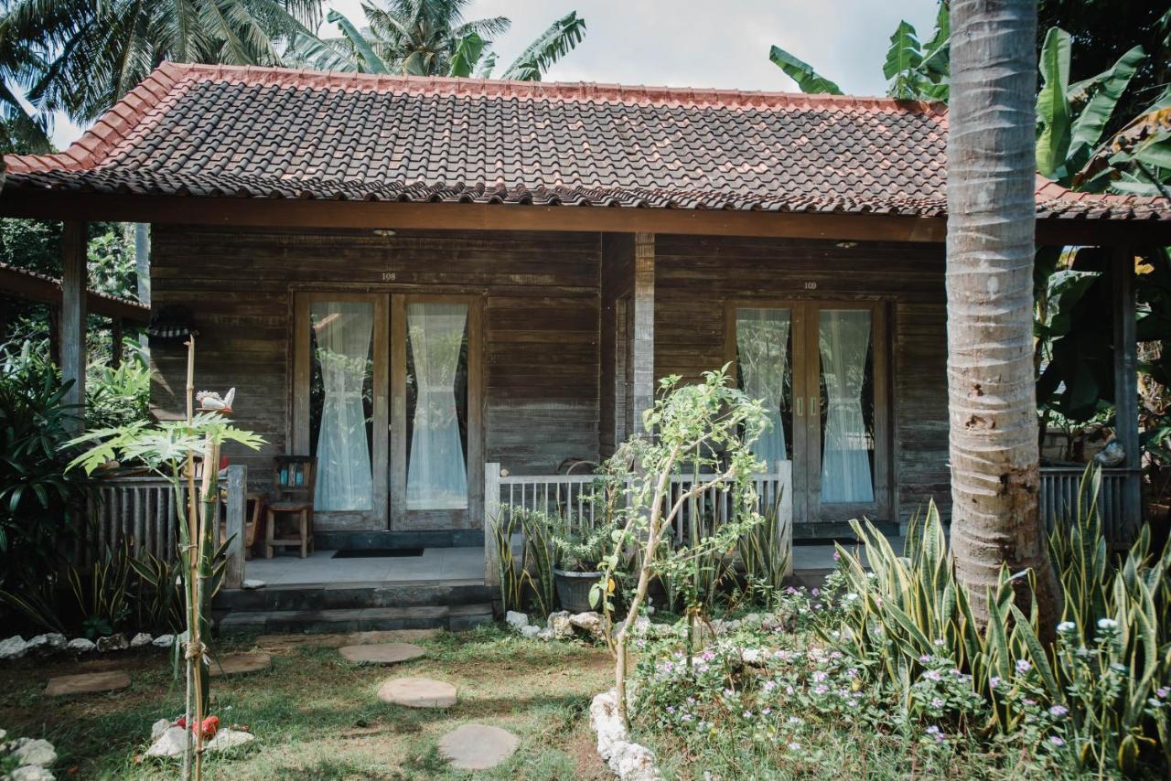 Acala Hostel & Reef Bar Toyapakeh Экстерьер фото