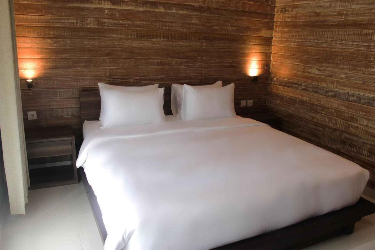 Acala Hostel & Reef Bar Toyapakeh Экстерьер фото