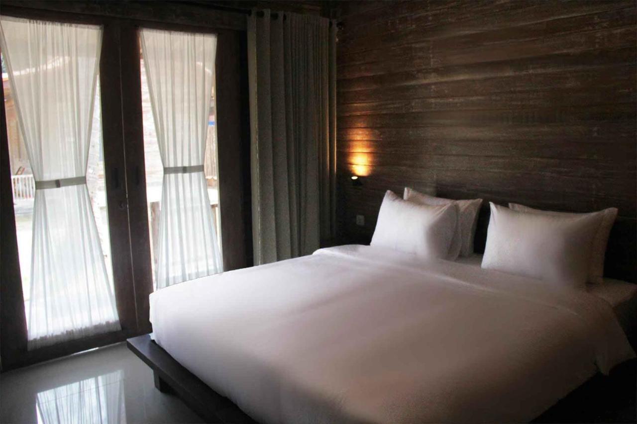 Acala Hostel & Reef Bar Toyapakeh Экстерьер фото
