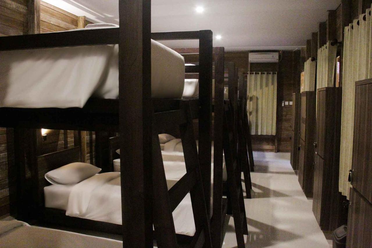Acala Hostel & Reef Bar Toyapakeh Экстерьер фото
